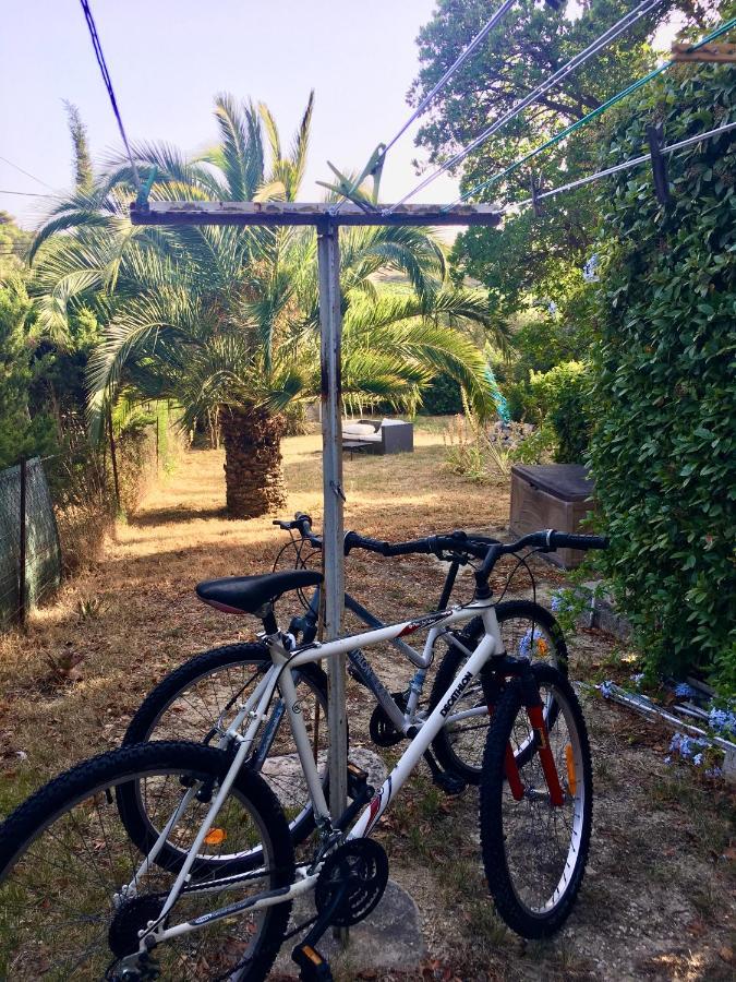 Large Private Garden, Quiet 2-Bedroom Apartment, Air Conditioning, Wifi, Parking Cassis Ngoại thất bức ảnh