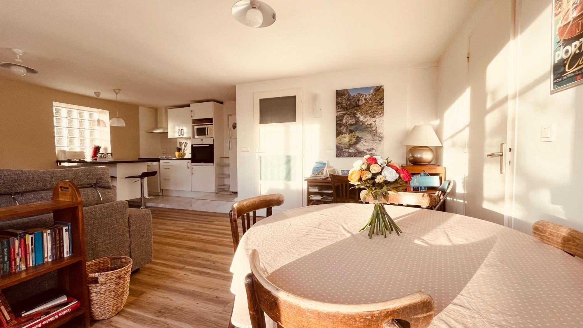 Large Private Garden, Quiet 2-Bedroom Apartment, Air Conditioning, Wifi, Parking Cassis Ngoại thất bức ảnh