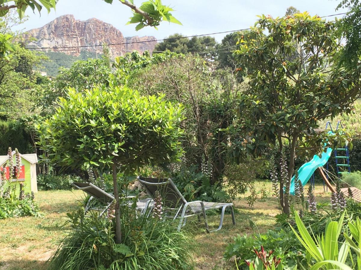 Large Private Garden, Quiet 2-Bedroom Apartment, Air Conditioning, Wifi, Parking Cassis Ngoại thất bức ảnh